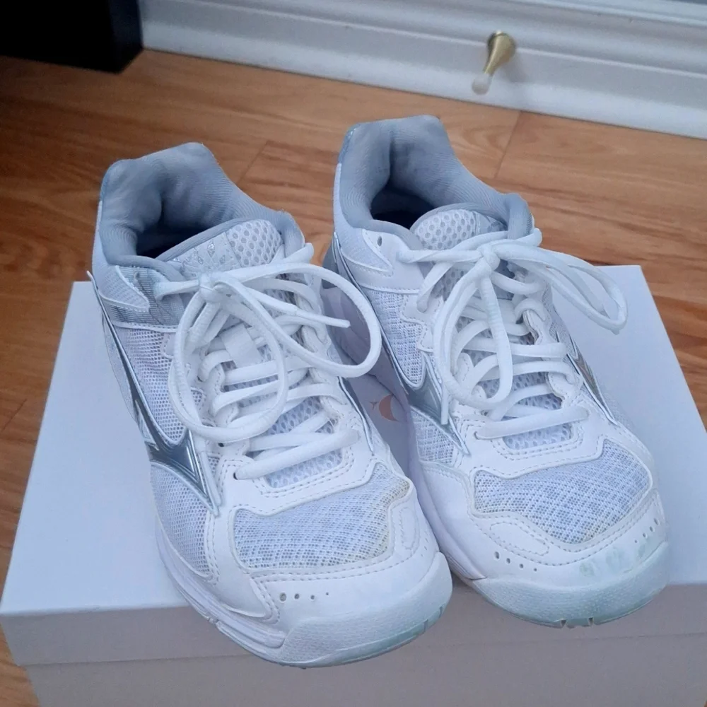 Indoor non marking court shoes - Picture 1 of 5